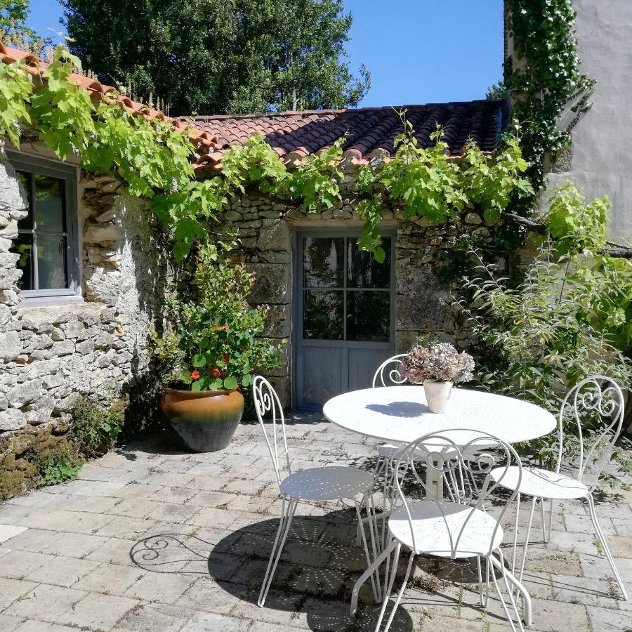 Bed and Breakfast Au Logis De La Mongie Soullans Esterno foto
