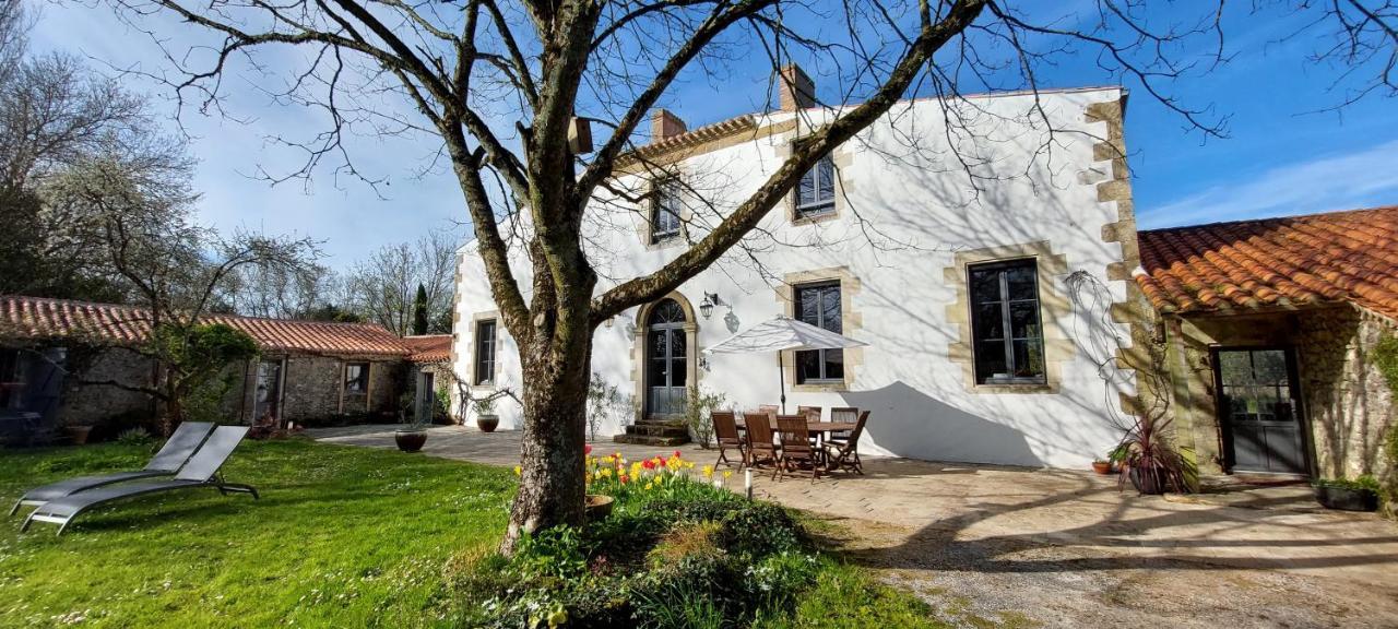 Bed and Breakfast Au Logis De La Mongie Soullans Esterno foto
