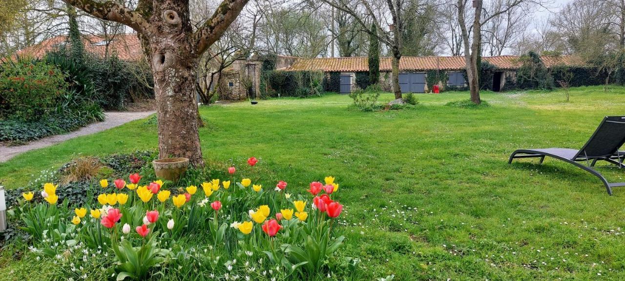 Bed and Breakfast Au Logis De La Mongie Soullans Esterno foto